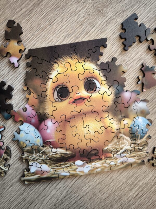 Drewniane Puzzle Milliwood – Celebrating – Wielkanocny Kurczaczek 20×14,8 50 el. - obrazek 2